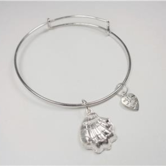 NAUTICAL SILVER TONE SEA SHELL AND HEART BRACELET - Picture 3 of 4